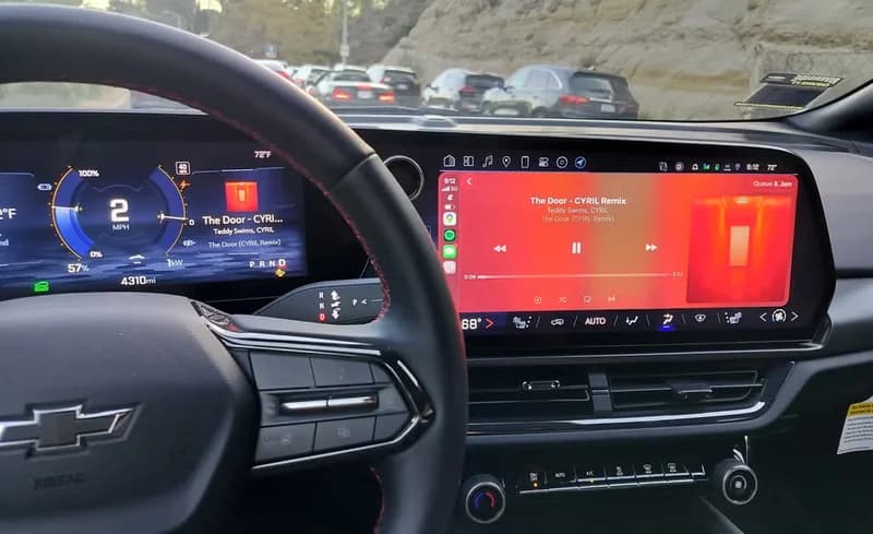 Вот как вы можете получить Apple CarPlay и Android Auto в вашем Chevy, Cadillac или GMC EV