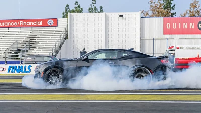 Chevy Camaro ZL1 в качестве подарка на выпускной украден, быстро найден, а затем украден снова через несколько дней