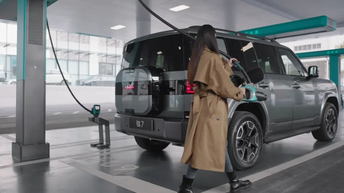 Перезарядка за 9 минут: достижение BYD, которого ждёт Франция и Европа