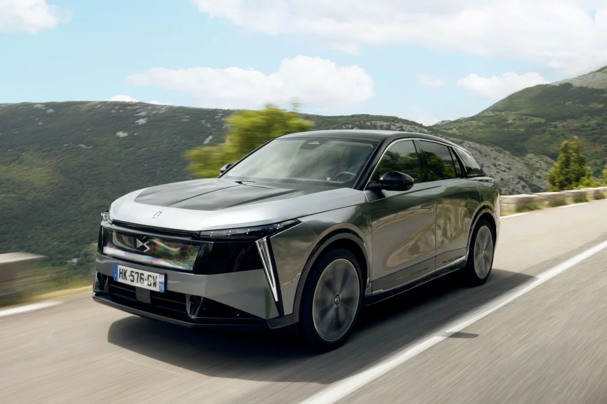 DS Numéro 7: Новый стильный электрический SUV