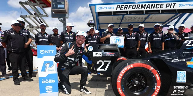 Кайл Кирквуд завоевал вторую поул-позицию на овальной трассе IndyCar в Нэшвилле