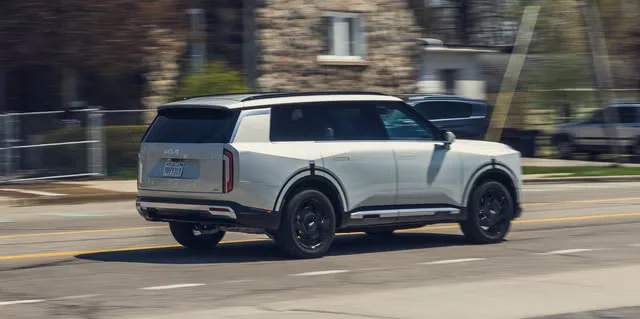Посмотрите фотографии 2027 Kia Telluride SX Prestige Hybrid AWD