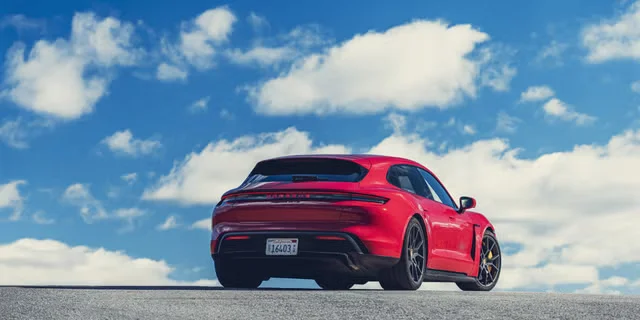 Porsche планирует завершить производство Taycan к 2030 году, сообщает пресса