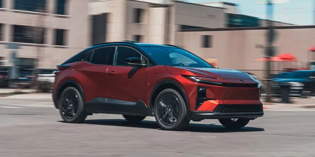 Toyota ускорилась, и вуаля! Электрический внедорожник bZ стал меньшим C-HR EV