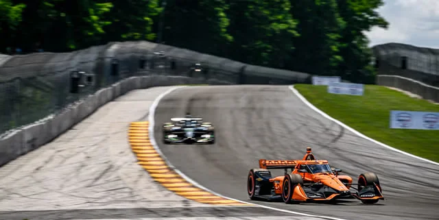 Кристиан Лундгард одерживает победу в IndyCar на Road America после контакта на первом круге