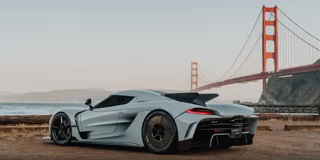 Koenigsegg Jesko Absolut только что разбил два рекорда скорости серийных автомобилей в пух и прах