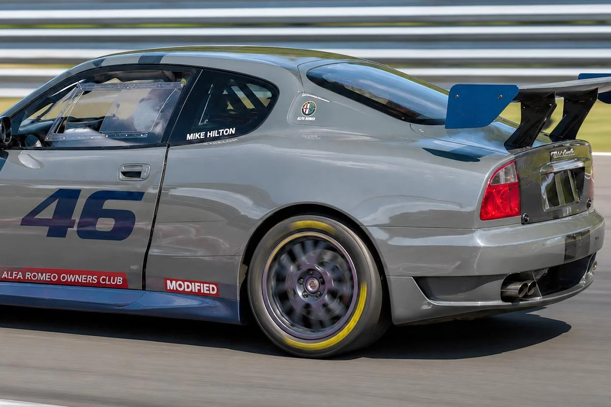 Возвращение Maserati Trofeo V8: победа в первой гонке после 20 лет отсутствия